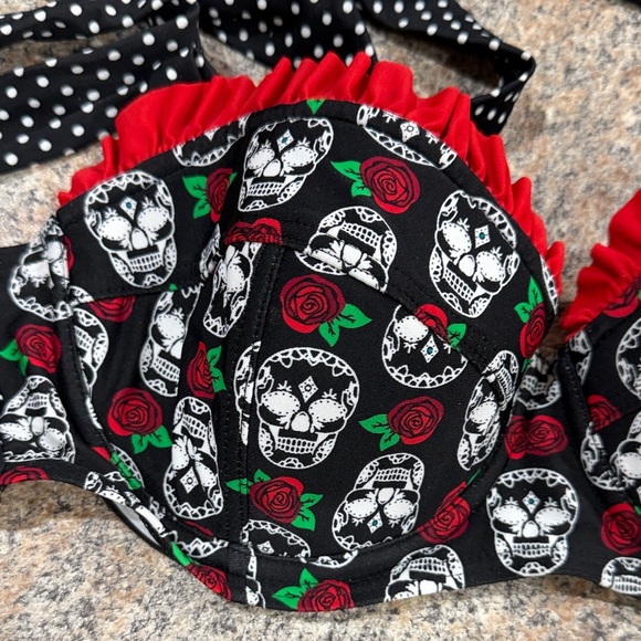 Hot Topic Skull Print Bikini with Red Accents and polka dots size medium - Picture 8 of 11